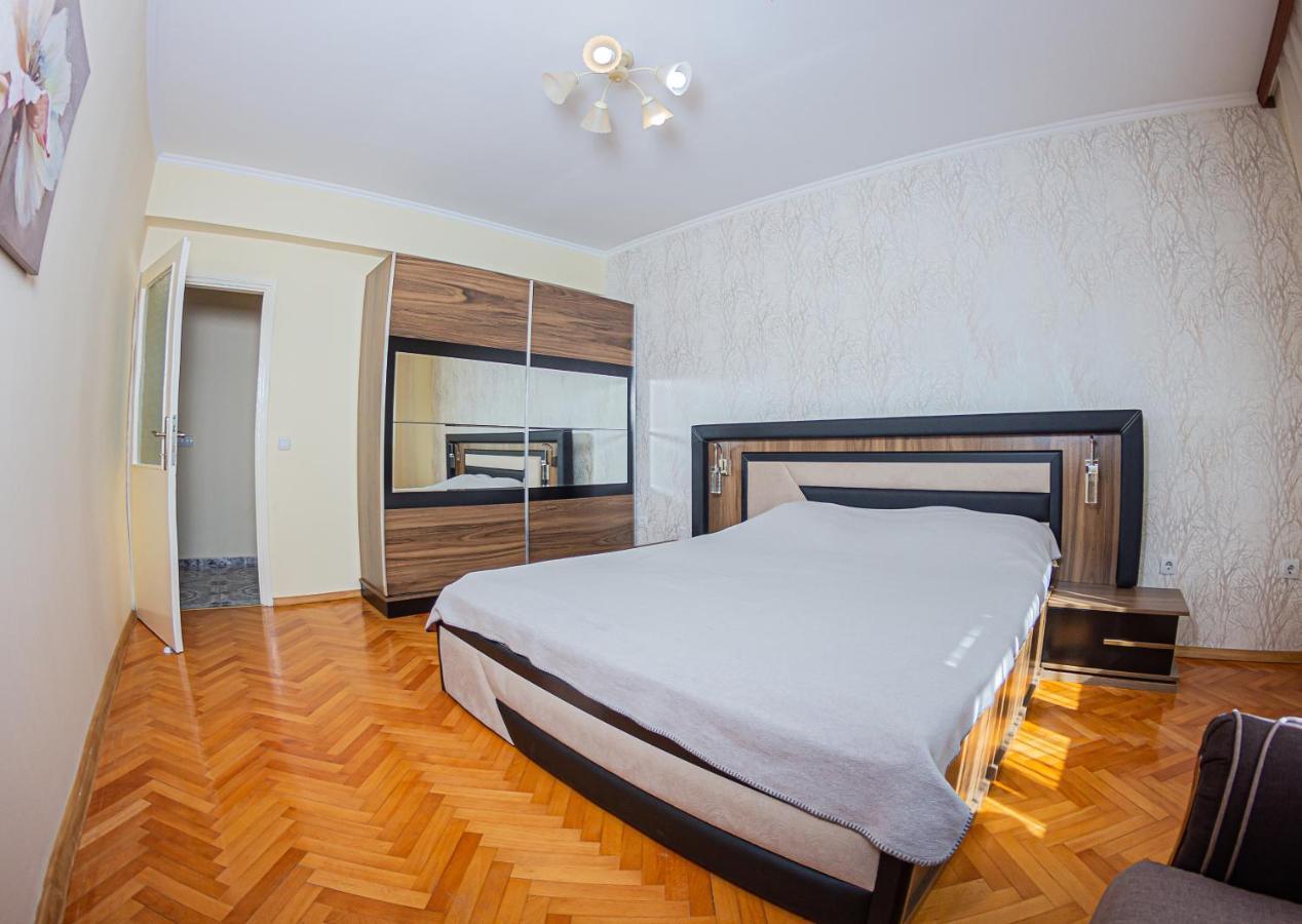 Apartment Emili City Center Bar Exteriér fotografie